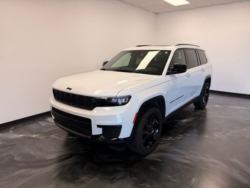 Used 2025 Jeep Grand Cherokee L Altitude RWD image 20