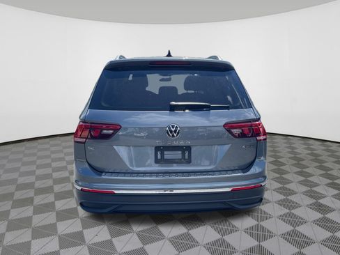 Used 2023 Volkswagen Tiguan SE w/ Panoramic Sunroof Package AWD/4WD image 6