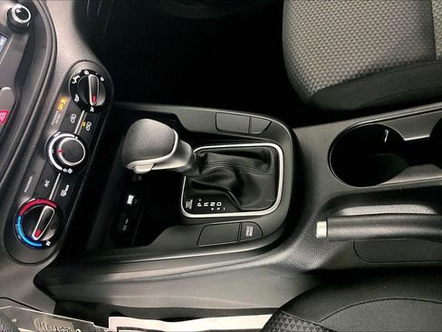 Used 2025 Kia Soul LX FWD image 17