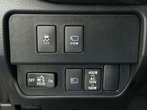 Used 2021 Toyota Tacoma Limited AWD/4WD image 18