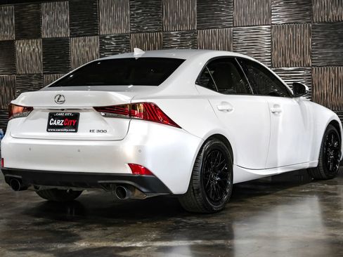 Used 2018 Lexus IS 300 w/ Comfort Package image 10