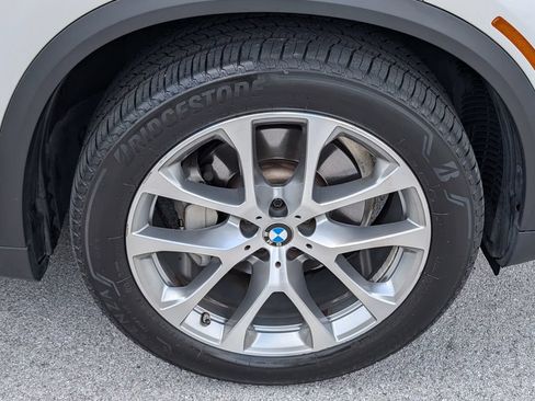 Used 2023 BMW X5 xDrive40i w/ Premium Package AWD/4WD image 32