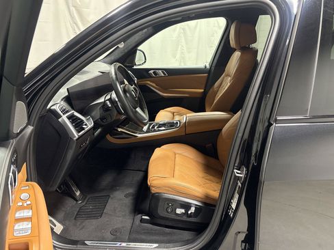 Used 2024 BMW X7 xDrive40i w/ M Sport Package AWD/4WD image 2