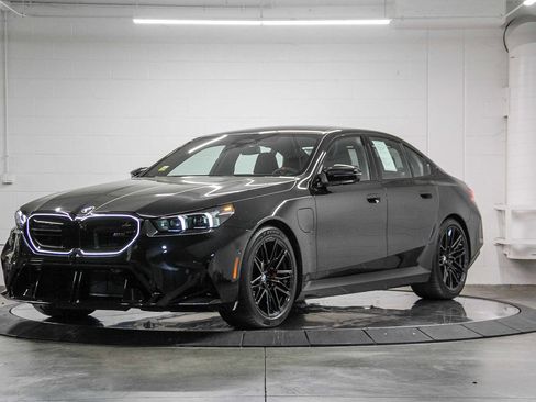 Used 2026 BMW M5 image 3