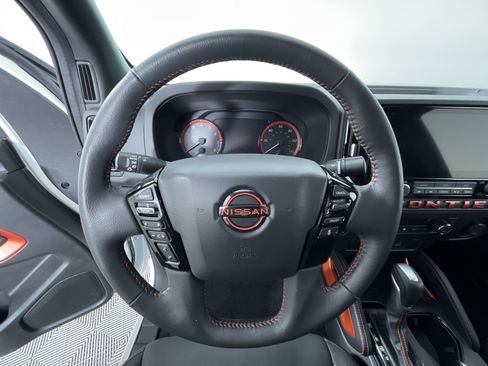 Certified 2025 Nissan Frontier PRO-4X image 15