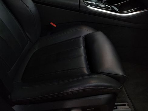 Used 2021 BMW X5 xDrive40i w/ M Sport Package image 17