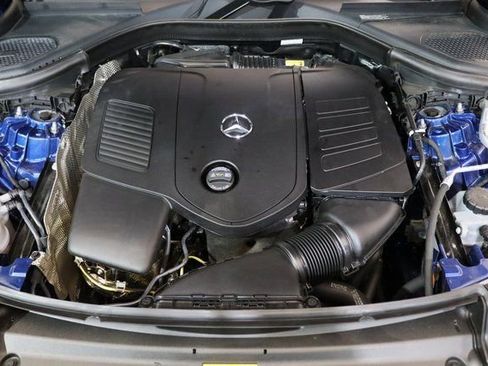 Used 2025 Mercedes-Benz GLC 300 4MATIC image 33