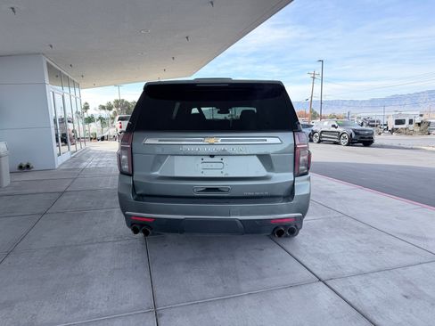 Used 2023 Chevrolet Suburban Premier image 4