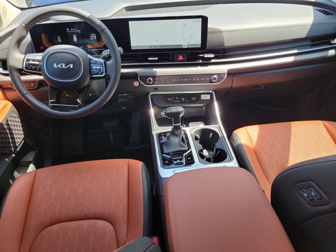 New 2026 Kia Carnival EX FWD image 13