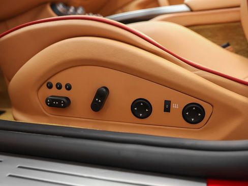 Used 2010 Ferrari California RWD image 44