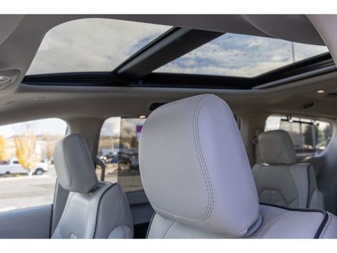 Used 2021 Chrysler Pacifica Limited w/ Premium & Safety Sphere Group image 19