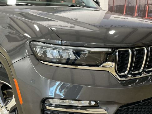 Used 2024 Jeep Grand Cherokee Limited AWD/4WD image 10