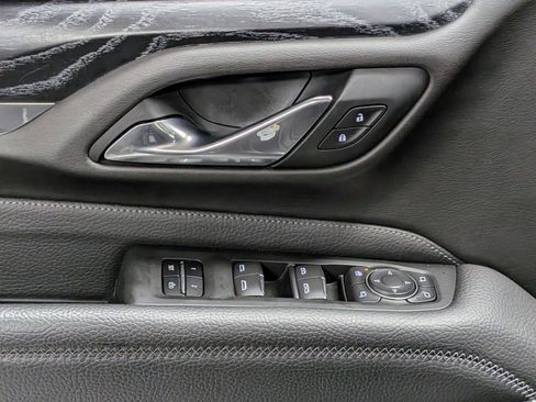 Used 2021 GMC Yukon XL Denali image 13