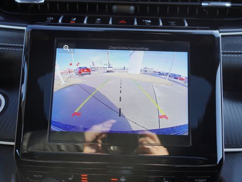 Used 2024 Jeep Grand Cherokee Altitude image 44