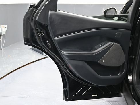 Used 2022 Ford Mustang Mach-E Premium image 39