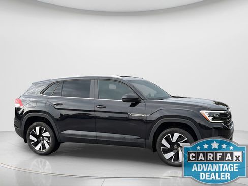 Used 2024 Volkswagen Atlas Cross Sport SE FWD image 5