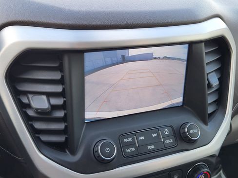 Used 2018 GMC Acadia SLT FWD image 16