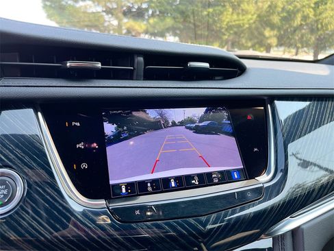 Used 2024 Cadillac XT6 Premium Luxury w/ Technology Package image 14