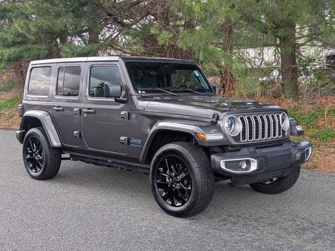 Certified 2025 Jeep Wrangler Unlimited Sahara w/ Safety Group AWD/4WD image 3