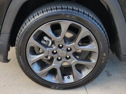Used 2021 Jeep Compass Latitude w/ Sun and Sound Group FWD image 12