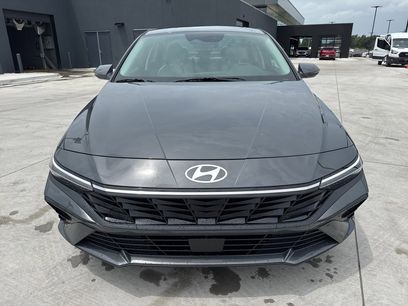 New 2025 Hyundai Elantra Limited