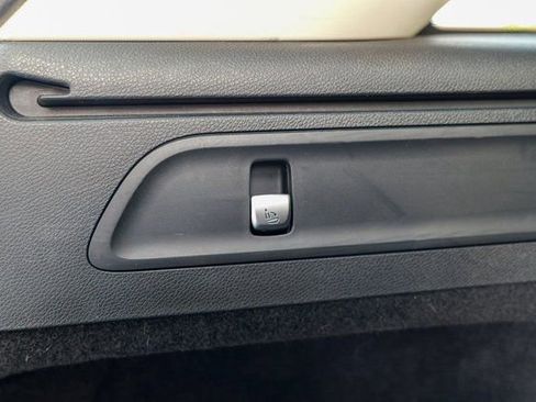 Used 2022 Mercedes-Benz GLC 300 GLC 300 image 56