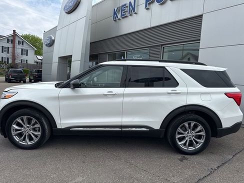 Certified 2023 Ford Explorer XLT w/ Equipment Group 202A AWD/4WD image 9