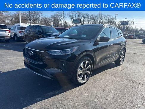 Used 2025 Ford Escape Platinum w/ Premium Technology Package image 2