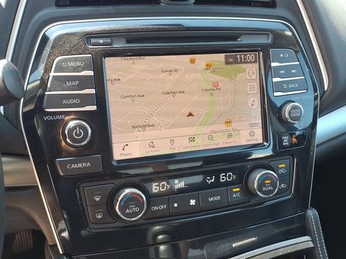 Used 2022 Nissan Maxima SV w/ Floor Mat Group FWD image 9