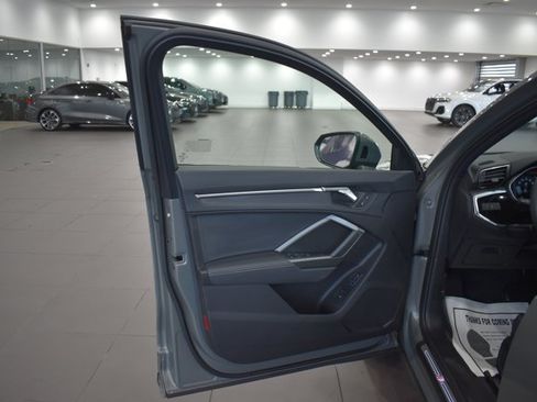 Used 2025 Audi Q3 2.0T Premium w/ Convenience Package AWD/4WD image 9