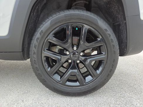 Used 2022 Jeep Renegade Altitude AWD/4WD image 21