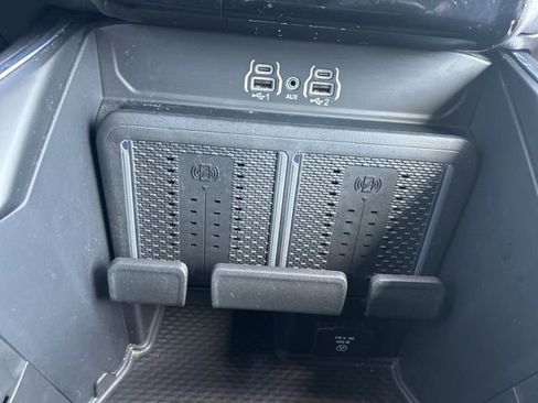Used 2025 RAM 2500 Laramie AWD/4WD image 31