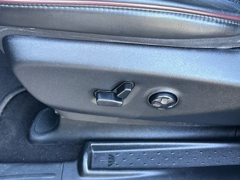 Used 2020 Chrysler Pacifica Limited image 20