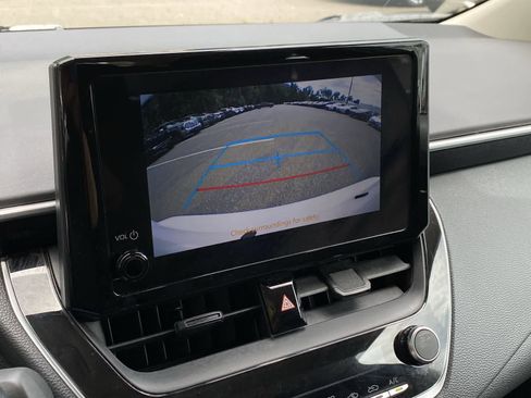 Used 2023 Toyota Corolla LE FWD image 31