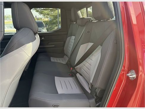 Used 2024 Toyota Tacoma TRD Sport image 36