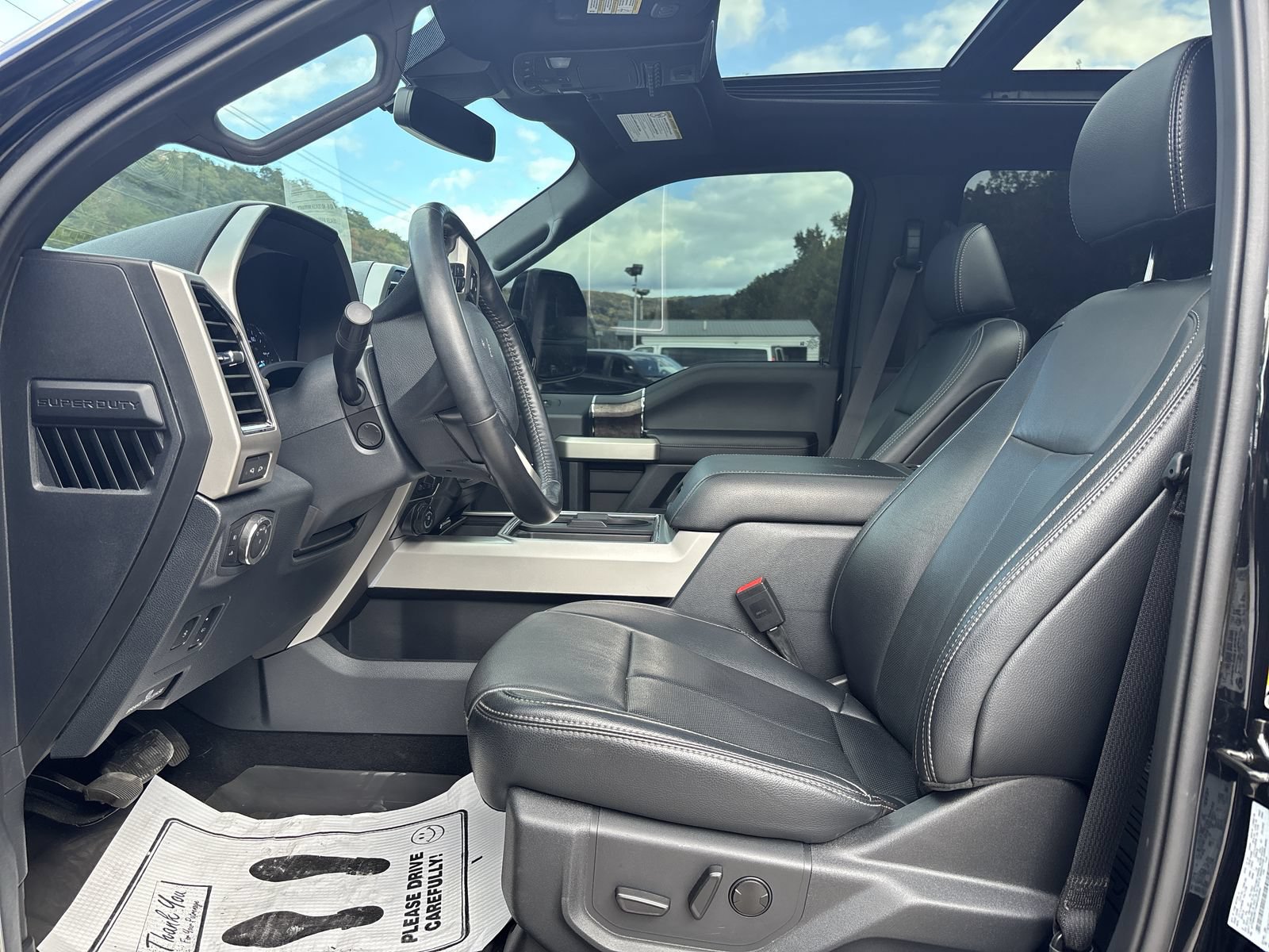 Used 2022 Ford F250 Lariat w/ Lariat Ultimate Package AWD/4WD image 14
