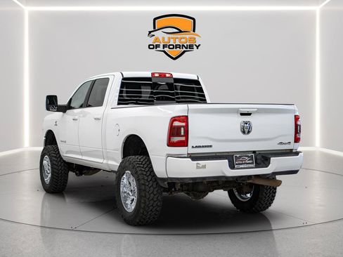 Used 2024 RAM 2500 Laramie AWD/4WD image 2