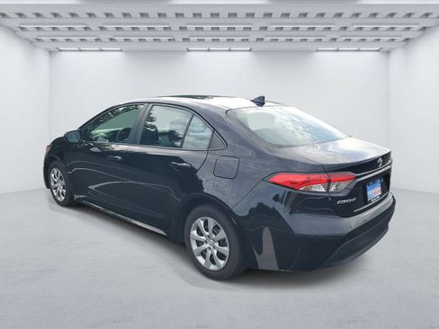 Used 2023 Toyota Corolla LE FWD image 3