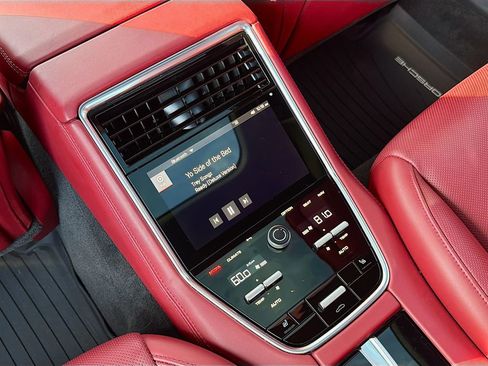 Used 2023 Porsche Panamera 4 Platinum Edition image 27