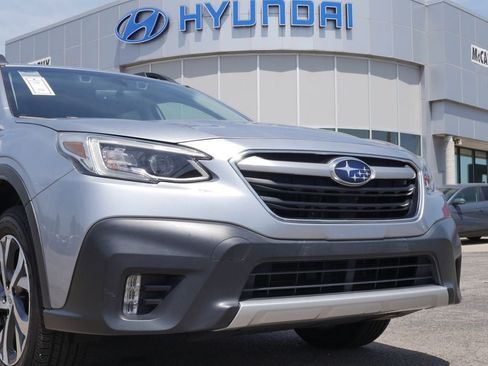 Used 2022 Subaru Outback Limited AWD/4WD image 3