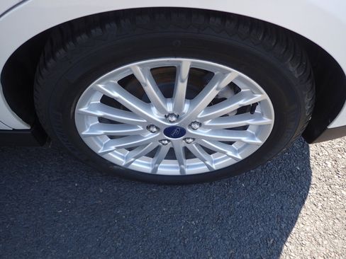 Used 2014 Ford C-MAX Energi SEL w/ Equipment Group 302A image 27