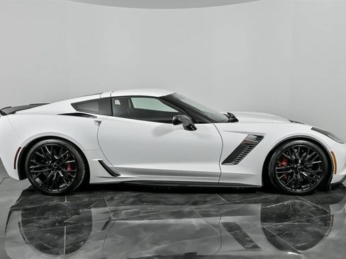 Used 2017 Chevrolet Corvette Z06 image 13