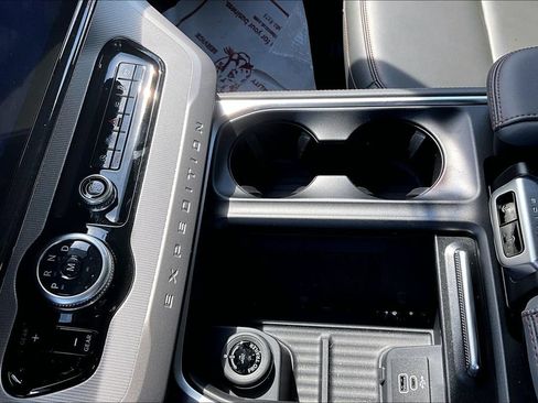 New 2025 Ford Expedition Active RWD image 8