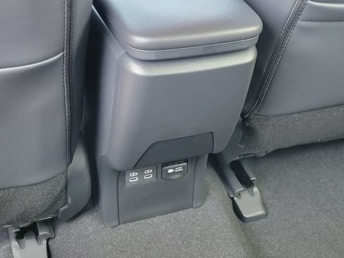 New 2026 Toyota Prius Plug-In Hybrid FWD image 19