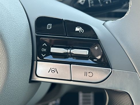 New 2026 Hyundai Elantra Sport FWD image 19