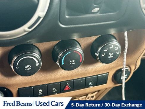 Used 2018 Jeep Wrangler Unlimited Sahara AWD/4WD image 20