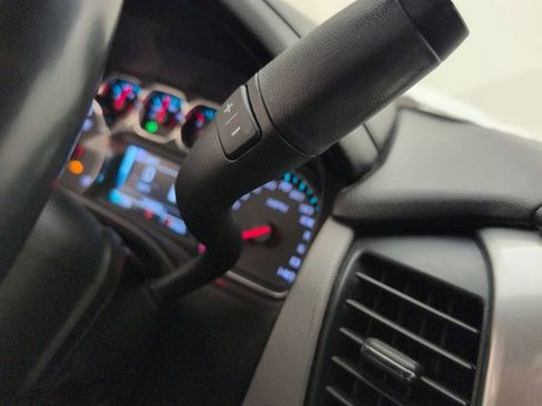 Used 2020 Chevrolet Suburban LT image 33