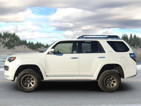 Used 2023 Toyota 4Runner Limited image 3