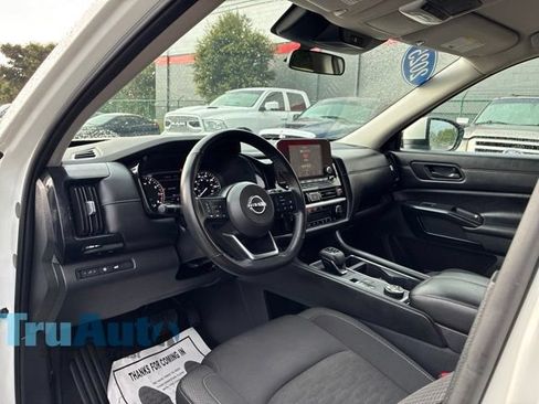 Used 2025 Nissan Pathfinder SV AWD/4WD image 25