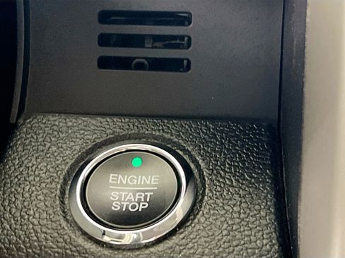 Used 2019 Ford F150 Lariat w/ Equipment Group 502A Luxury AWD/4WD image 24